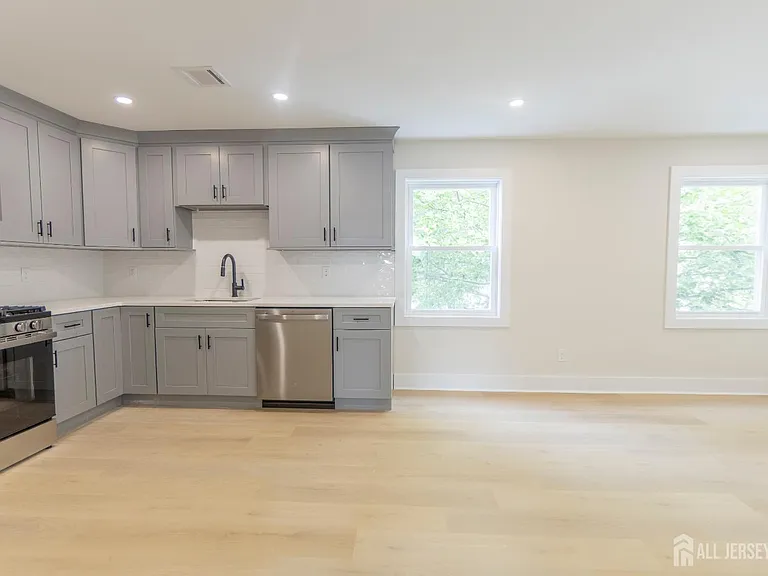 450 Packer Pl #2 — Photo 6