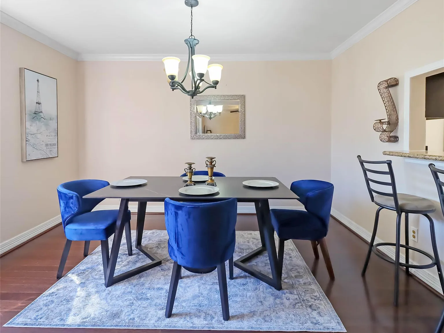 2 bed, 1.0 bath, 911 sqft, $1,450 — Photo 4