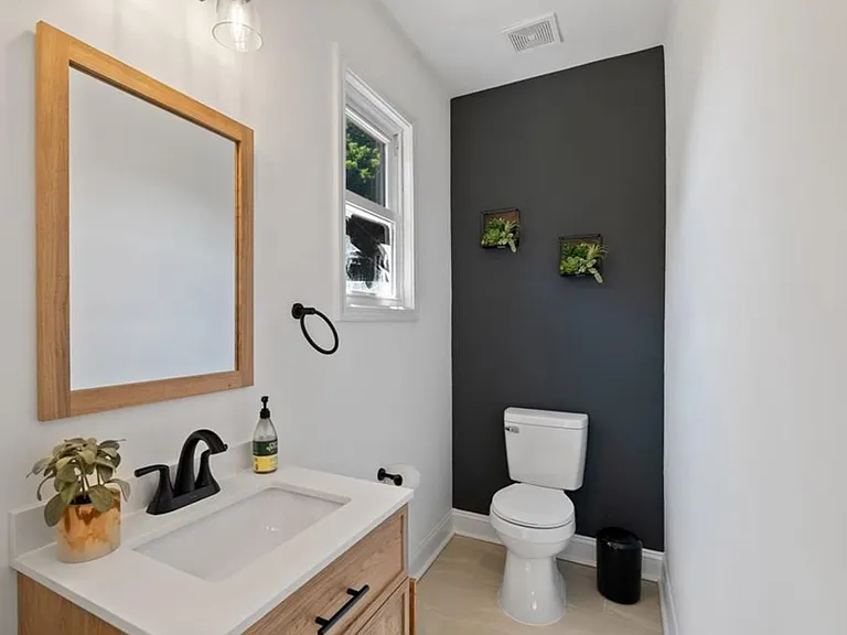 2352 Herring Rd SW — Photo 27