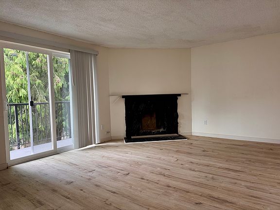 2nd image of 1625 Maple Ln APT I4