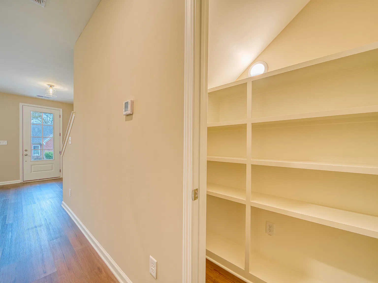 2 bed, 2.5 bath, 1474 sqft, $2,000 — Photo 4
