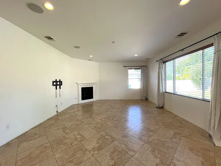 7143 Leighton Dr — Photo 15