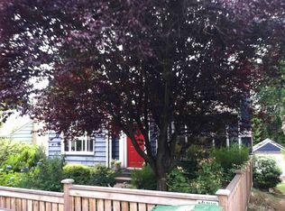 832 NE 102nd St, Seattle, WA 98125