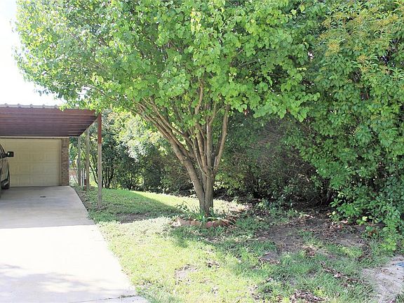 4th image of 403 N Lee Dr