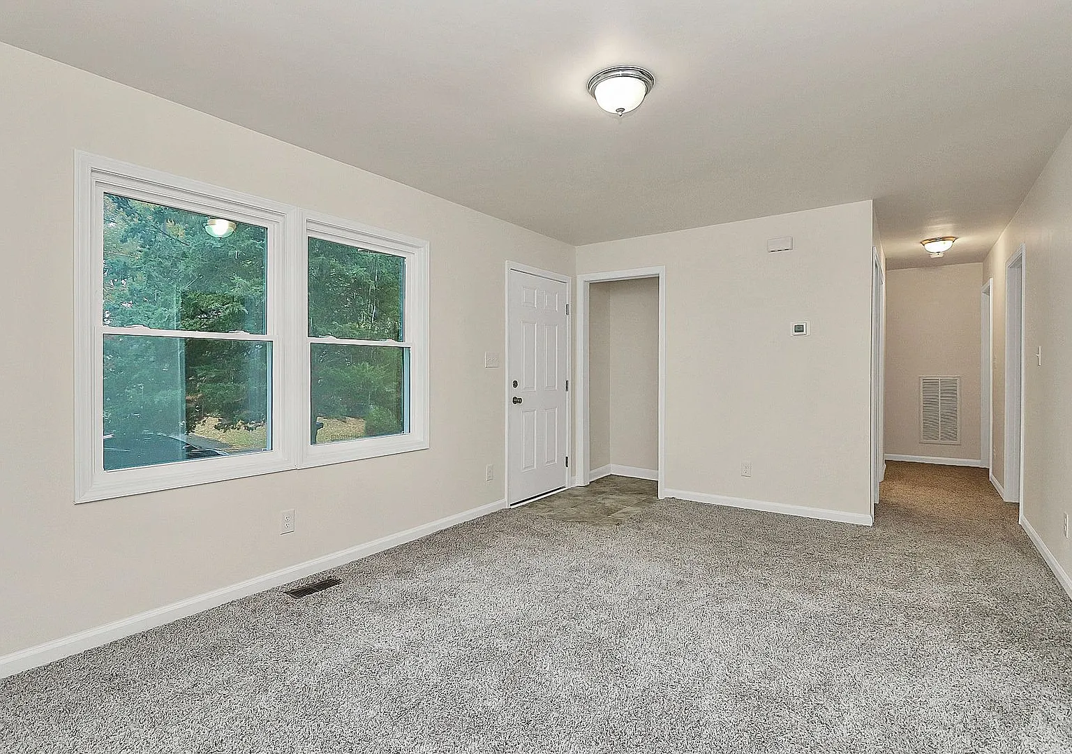 Updated 3 Bedroom Home with Modern Finishes — Photo 2