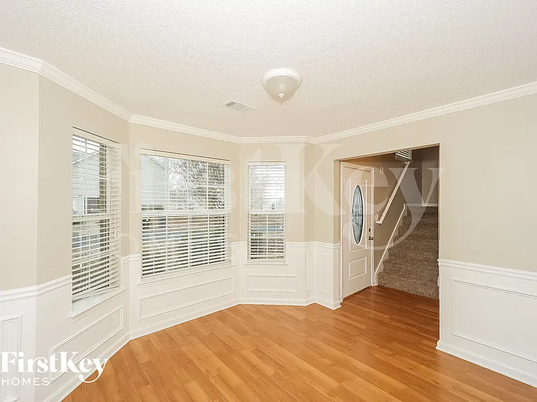 980 Brisley Cir — Photo 5