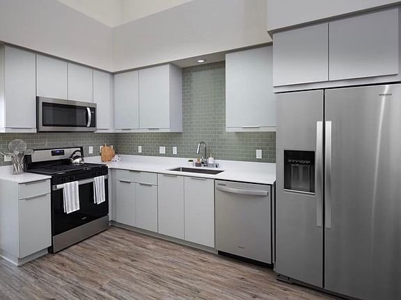 3rd image of 710 W Grand Ave #2421