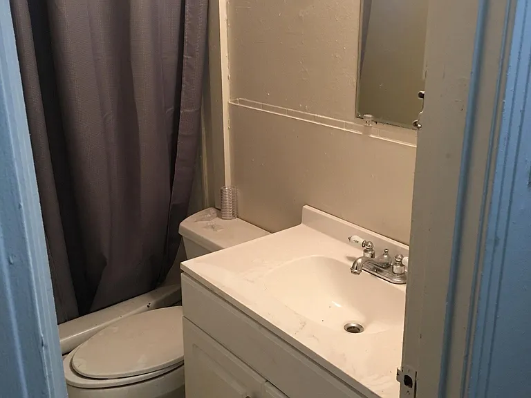2228 Fairview St — Photo 6