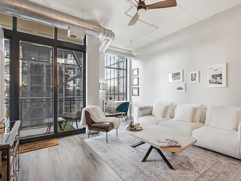 740 W Fulton St #1108 — Photo 4