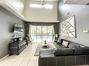 512 Pineloch Dr — Photo 6