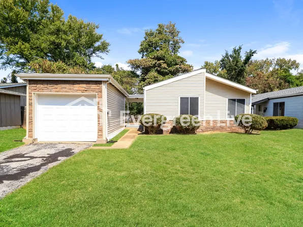 1382 Langholm Dr, Florissant, MO 63031