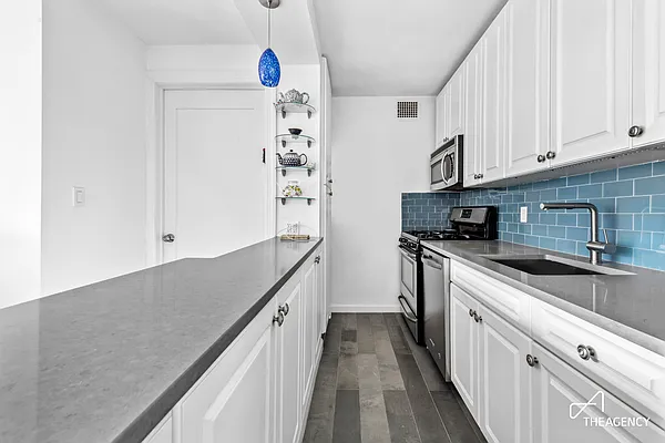Sold by The Agency | media 6