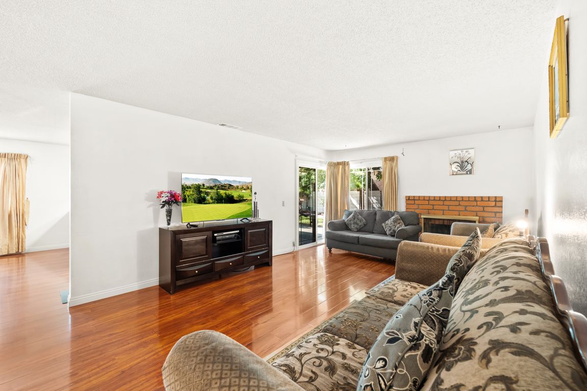 next background image