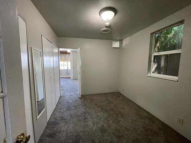 1129 Pleasant Ave — Photo 13