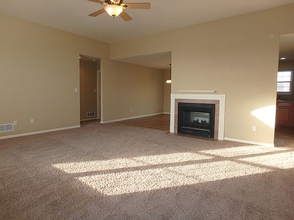 3rd image of 407 Golden Eagle Dr