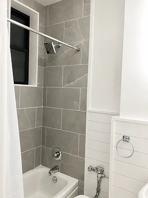 Bathroom, photo 2