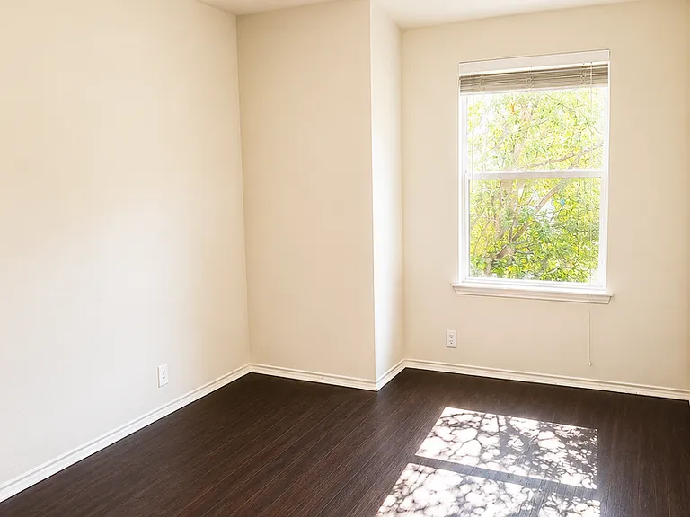 10633 Traymore Dr — Photo 12