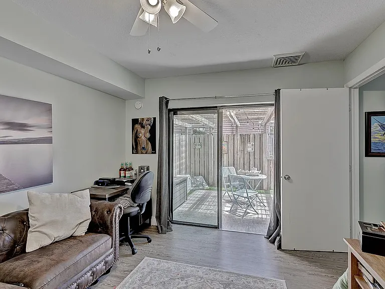 1120 11th Ln — Photo 20