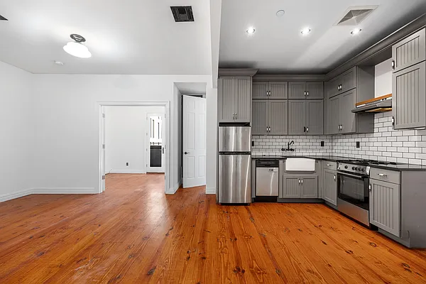 Kitchen, photo 2