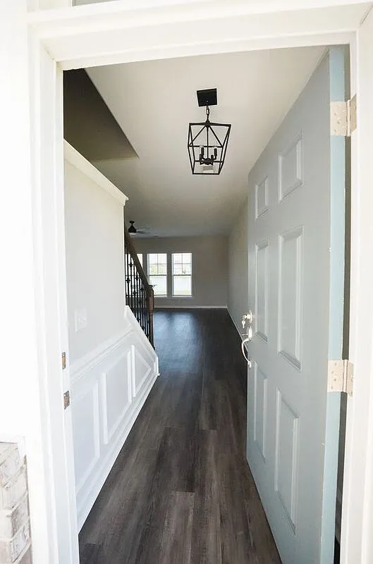 4 bed, 2.5 bath, 2029 sqft, $2,300 — Photo 4