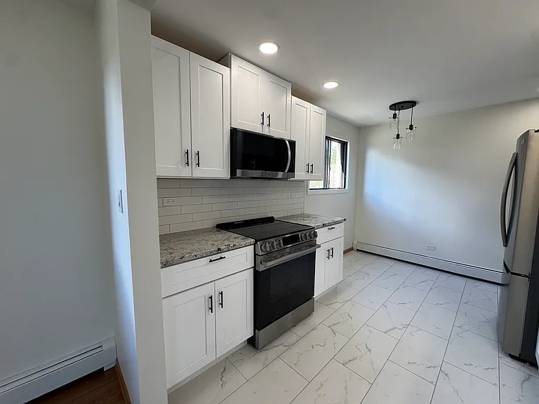 10425 Mayfield Ave #2W — Photo 9