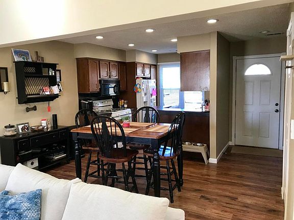 4th image of 119 Oak Hill Dr