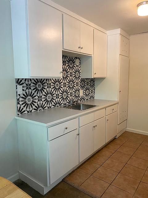 1st image of 724 Silver Lake Blvd #1