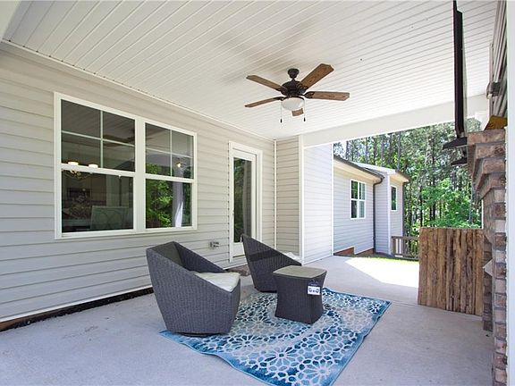 3rd image of 40 Eryn Ter