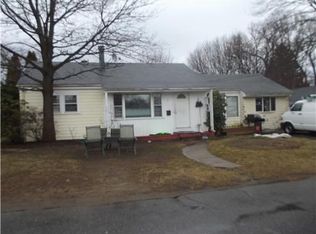 4 Benson Ave, Warwick, RI 02888