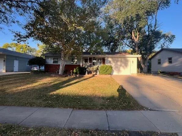 1512 S 6th St, Aberdeen, SD 57401