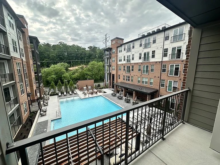 District on the Etowah Apartments — Photo 862