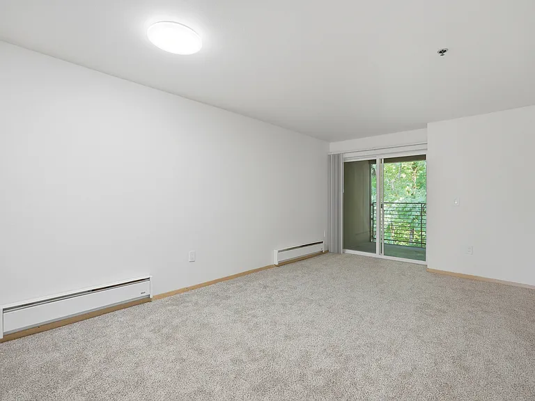 Terrace At Columbia Knoll Apartments — Photo 21
