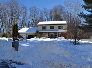 4 Chapel Woods, Ballston Lake, NY 12019