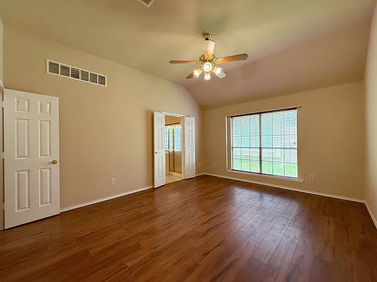 6000 Arlington Dr — Photo 23