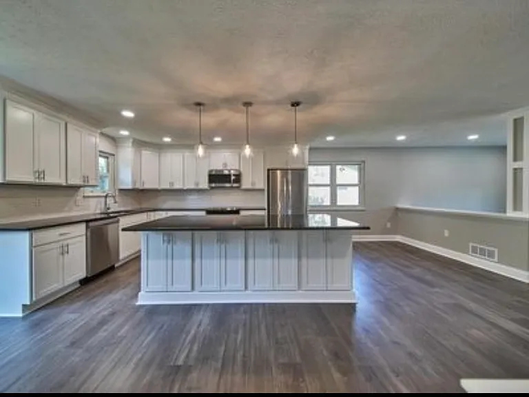 885 Prince William Ln — Photo 9
