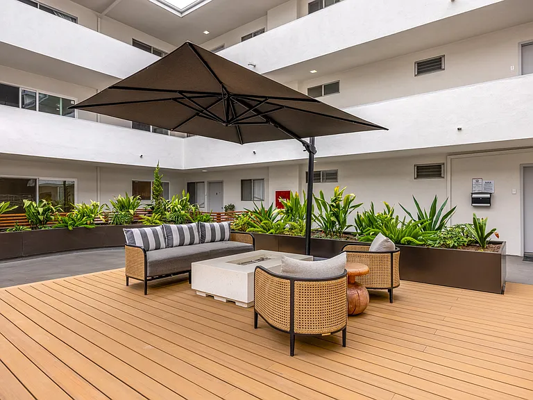 West Brent Apartments — Photo 40