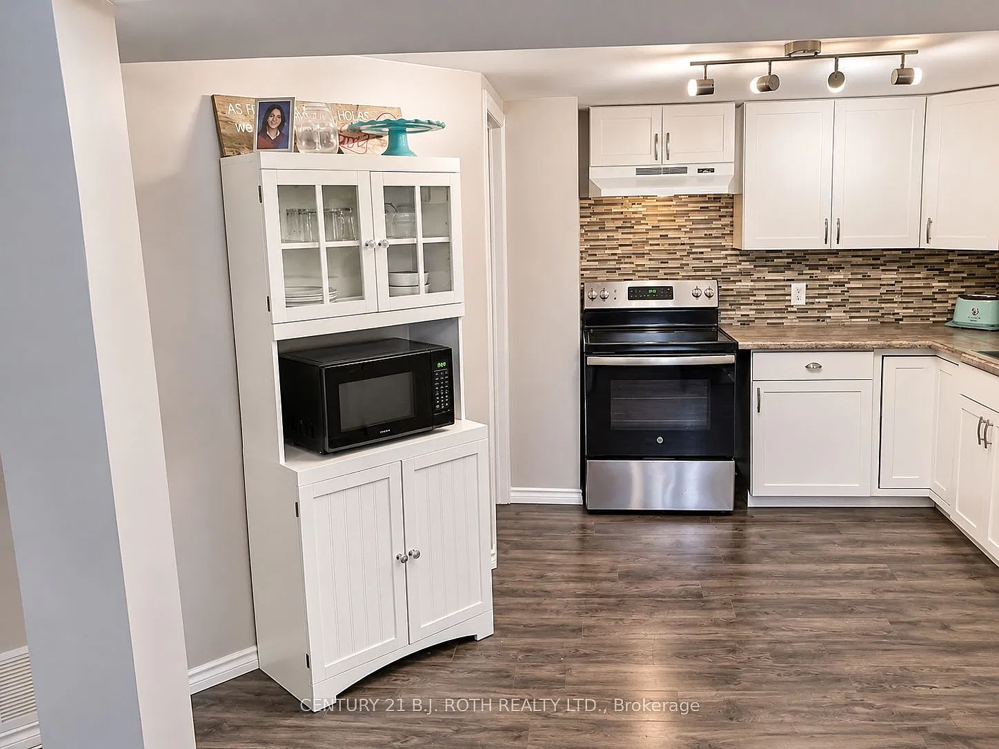 2 bed, $1,950 — Photo 3