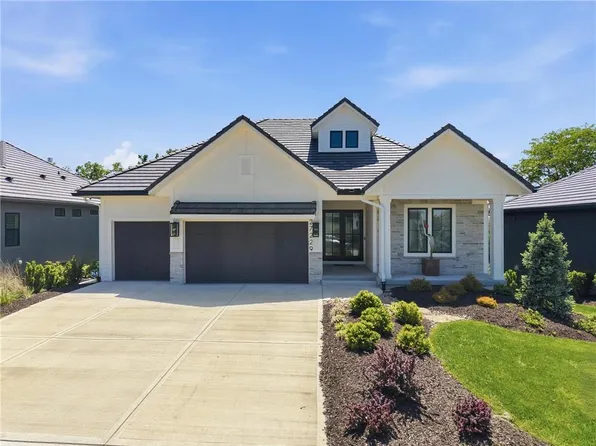 27229 W 100th Ter, Olathe, KS 66061
