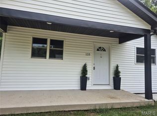125 Anna Ave, Godfrey, IL 62035