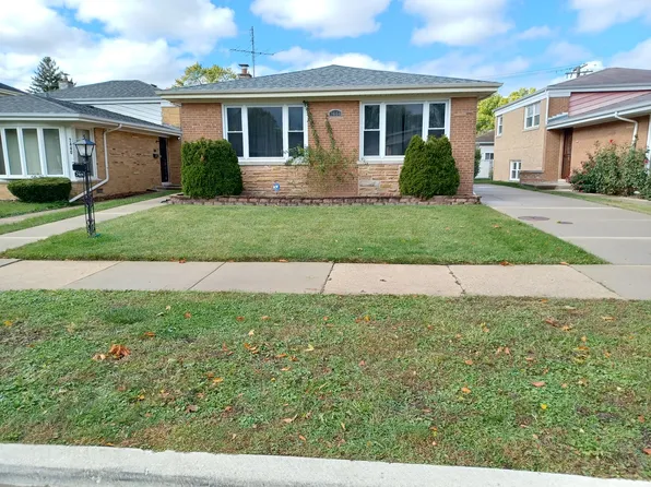 7444 N Kedvale Ave, Skokie, IL 60076