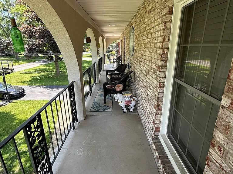 5240-5242 Old Oxford Ln — Photo 45
