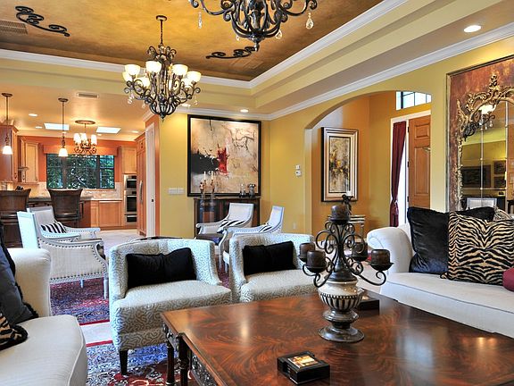 FORMAL LIVING