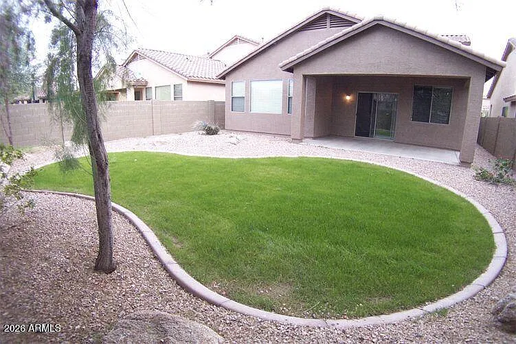4 bed, 2.5 bath, 2168 sqft, $2,400 — Photo 2