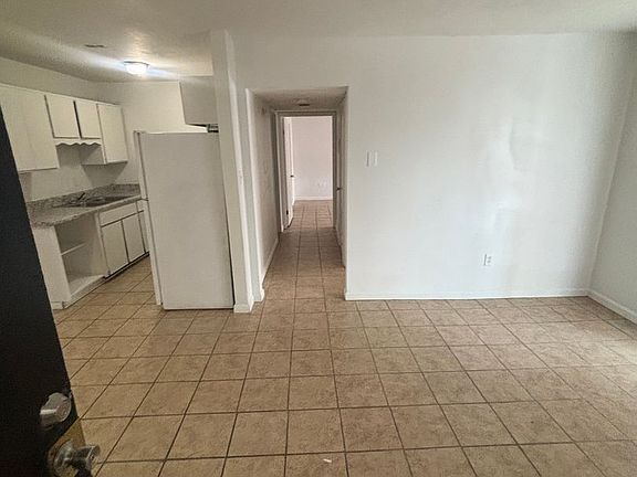 3rd image of 4114 Oak Dr #4114OAK-3