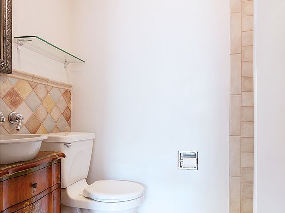 4th image of 255 W 132nd St #2A