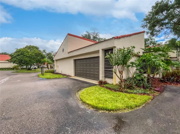 201 Granada Ct N, Plant City, FL 33566