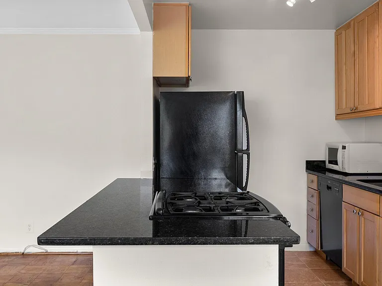 4570 Macarthur Blvd NW #107 — Photo 10