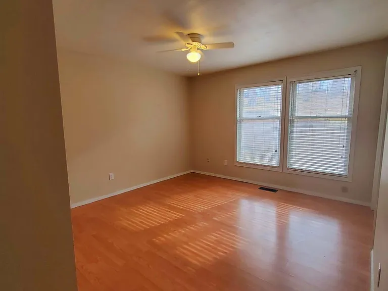33 Nantucket Dr — Photo 24