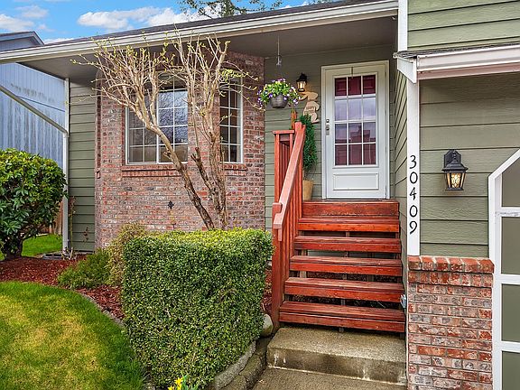 4th image of 30409 Blaine Ave