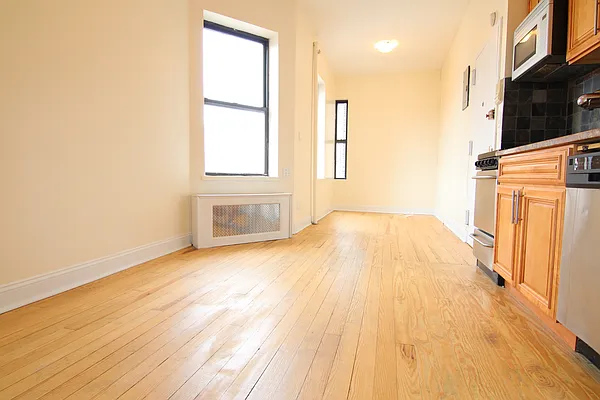 Rented by FirstService Realty (legacy) | media 5